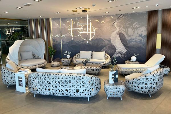 CJprojects-Dubai-showroom-LOOP-HUG-OLALA-CURL-1