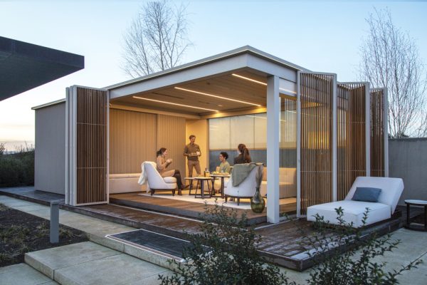 Venize_Outdoor_RedDot_2683
